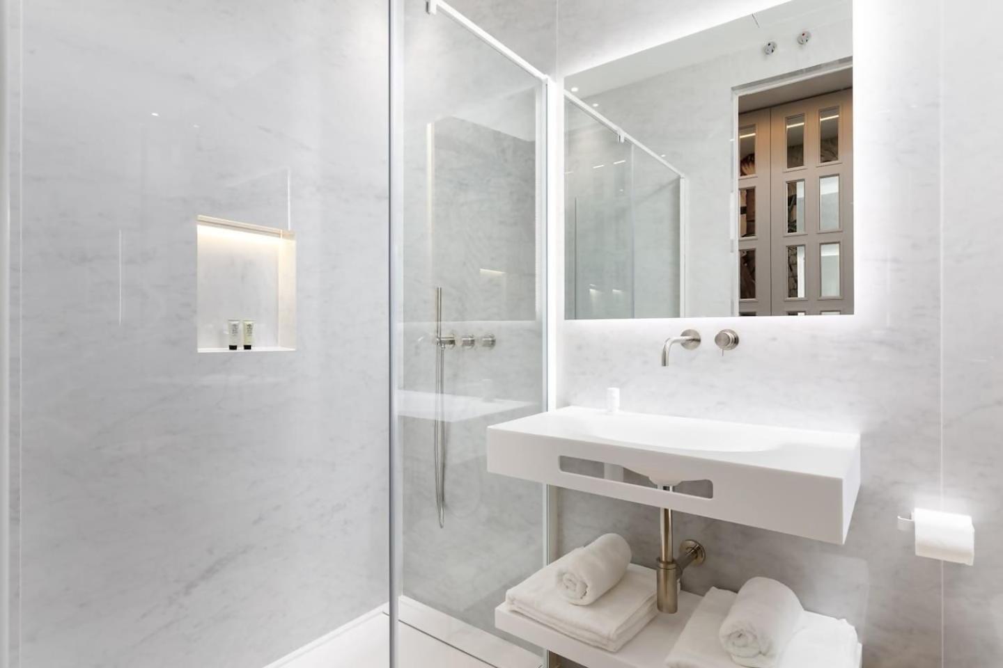 Mondrian New Ac Design Lovers Near La Concha Сан Себастиан Екстериор снимка