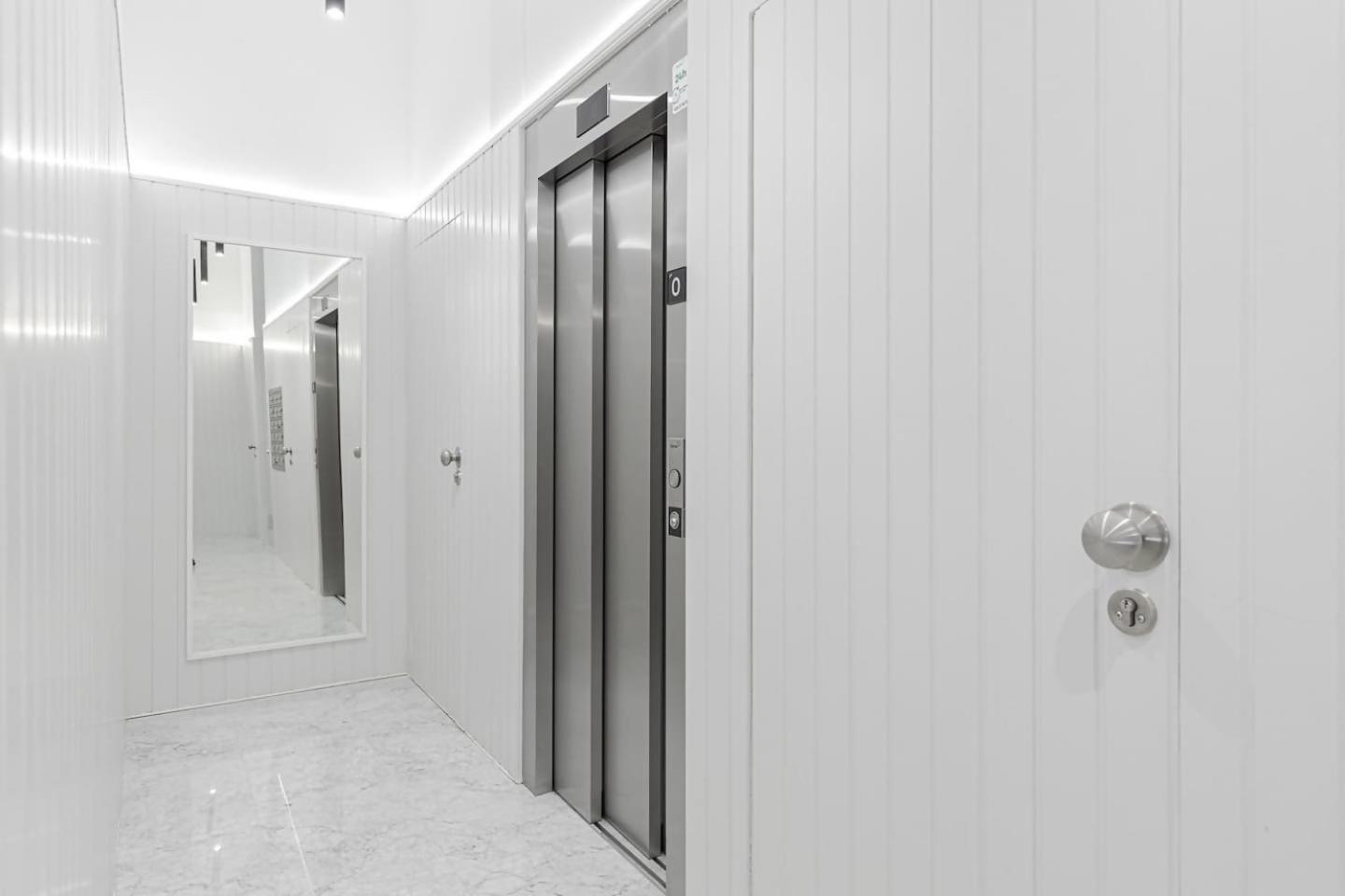 Mondrian New Ac Design Lovers Near La Concha Сан Себастиан Екстериор снимка