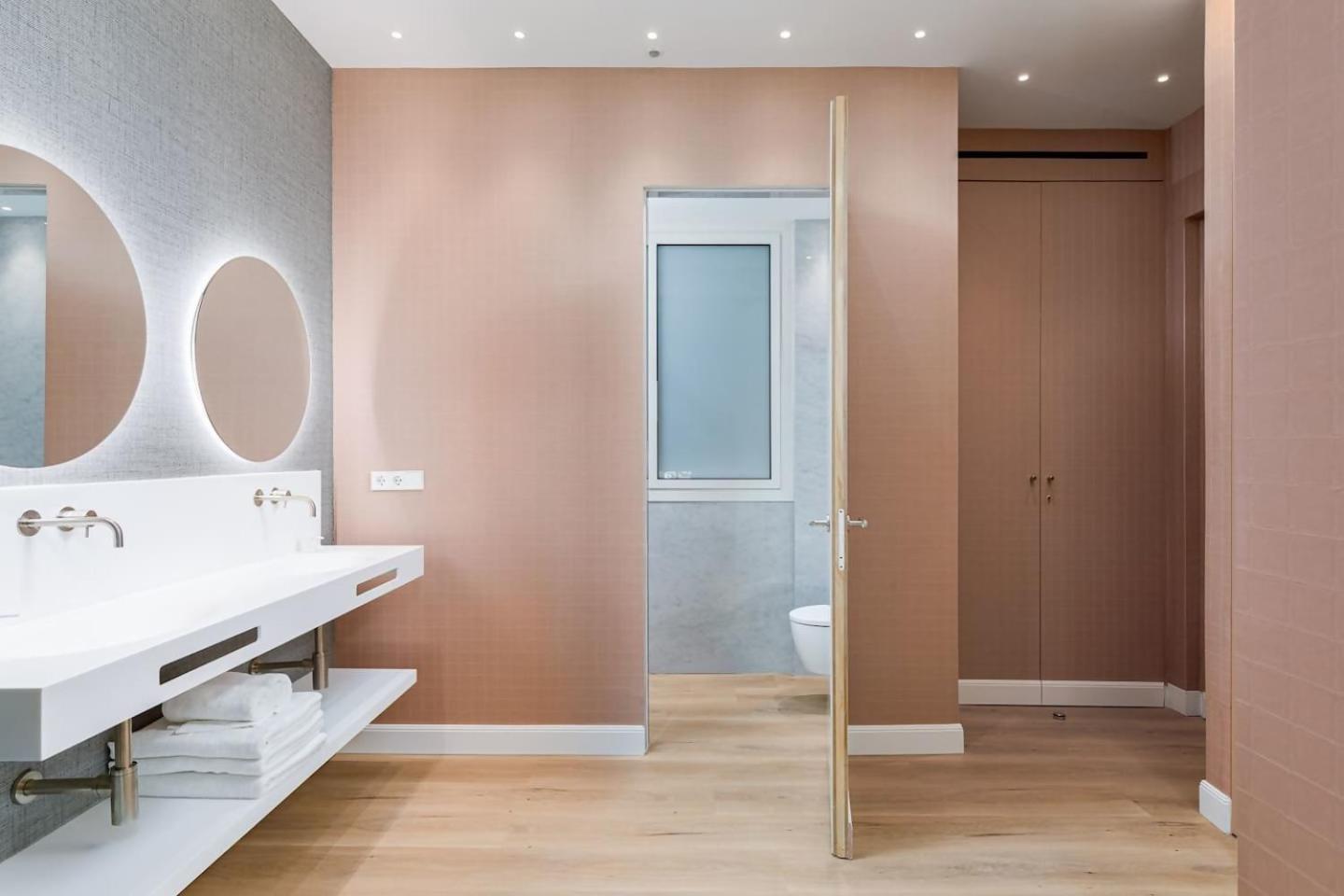 Mondrian New Ac Design Lovers Near La Concha Сан Себастиан Екстериор снимка